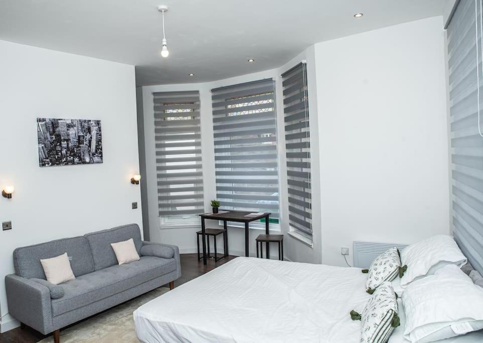 Aylesbury Apartment 1 With Free Parking Kültér fotó
