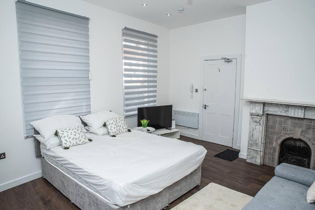 Aylesbury Apartment 1 With Free Parking Kültér fotó